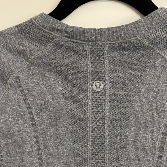 lululemon athletica Charcoal Short Sleeve Tee - Picture 3 of 3